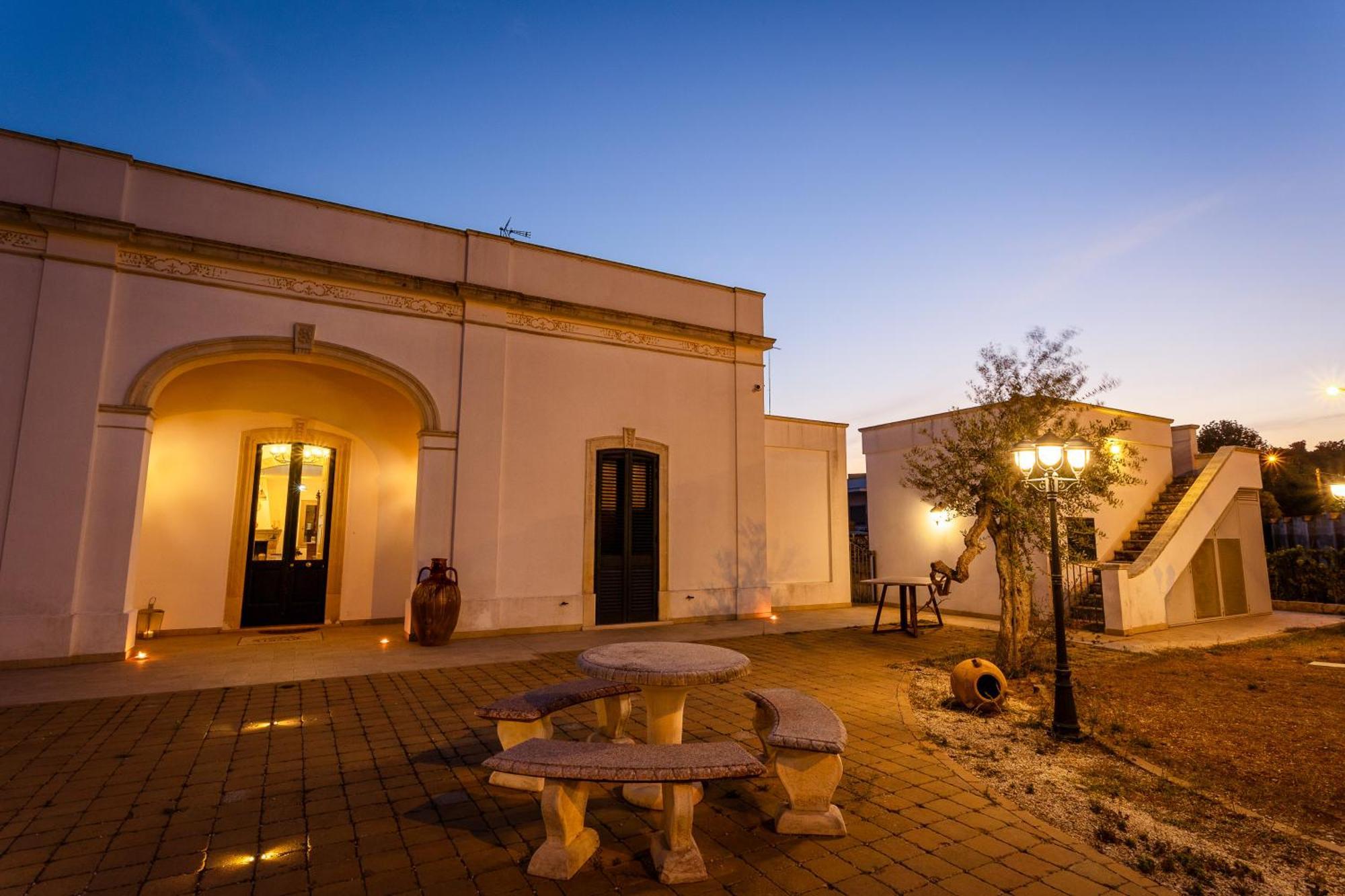 Villa Giardino Delle Zie: Charming Retreat with Half-Board Option Tricase Exterior photo