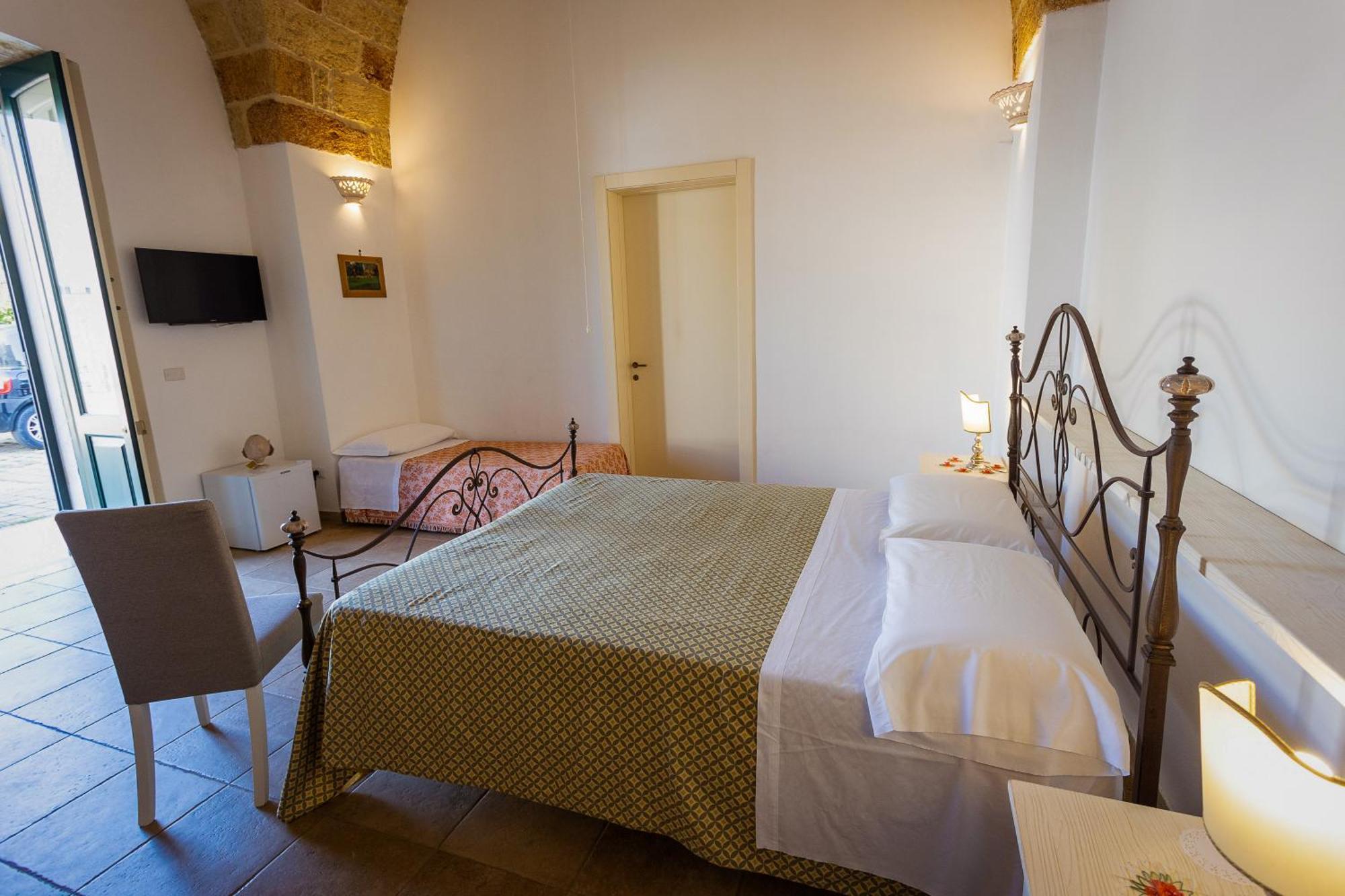 Villa Giardino Delle Zie: Charming Retreat with Half-Board Option Tricase Exterior photo