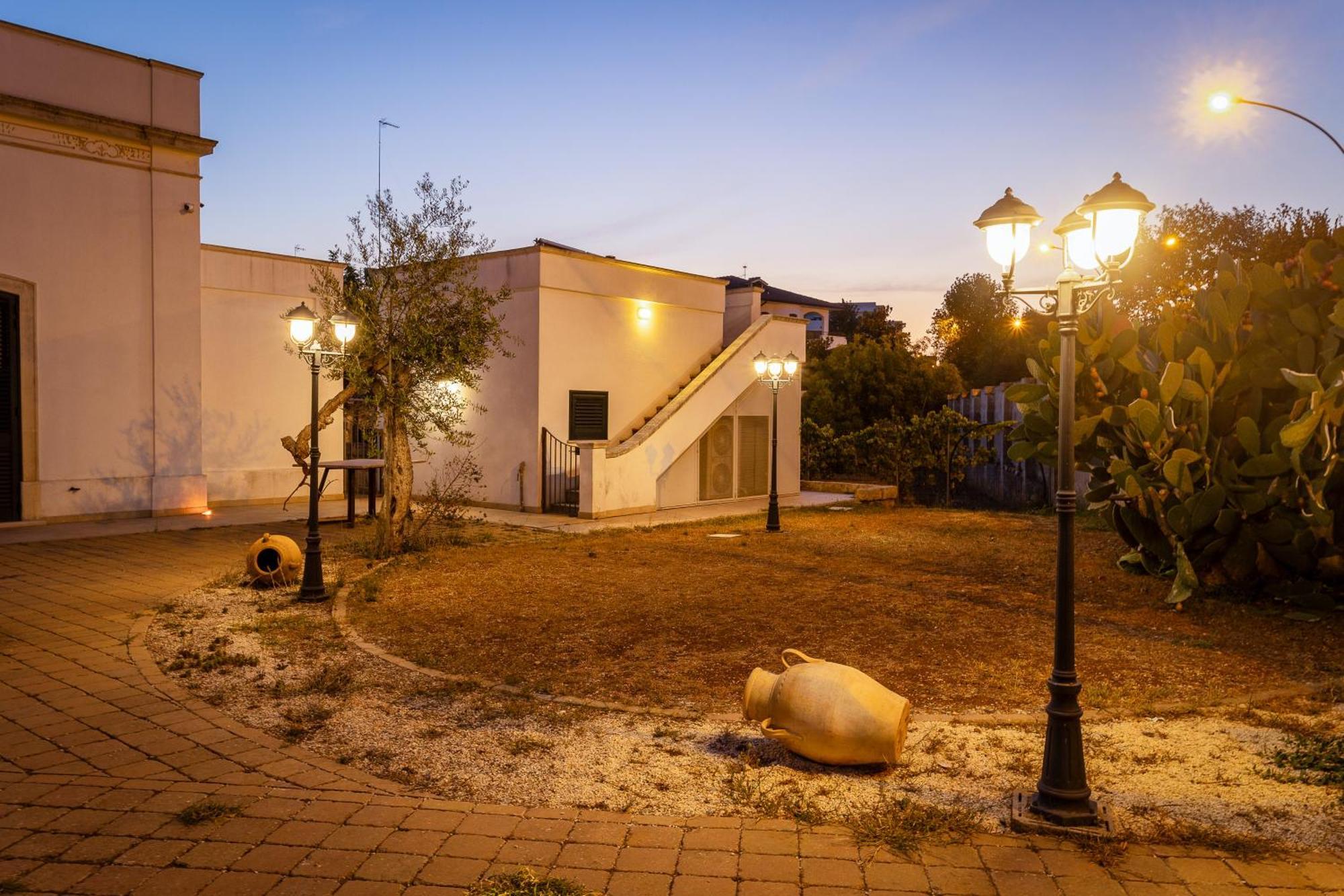 Villa Giardino Delle Zie: Charming Retreat with Half-Board Option Tricase Exterior photo